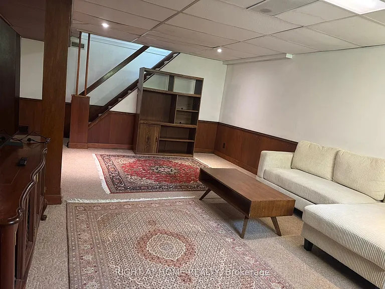 39 Starlight Cres #BASEMENT — Photo 3