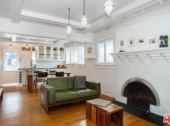 4th image of 128 Park Pl