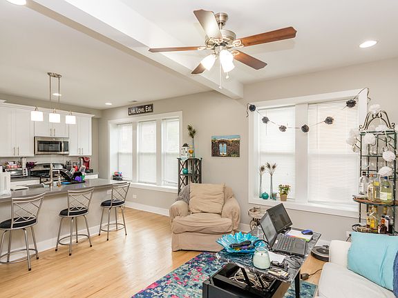 2nd image of 3757 N Western Ave #3
