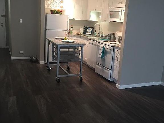 5th image of 860 N Dewitt Studio