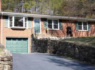 4912 Ferguson Valley Rd, Roanoke, VA 24014