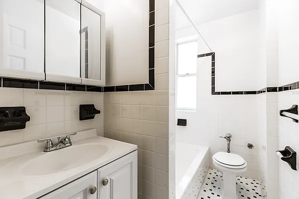 Rented by MNS | media 5