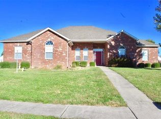 3315 Village Green Ct, Millstadt, IL 62260