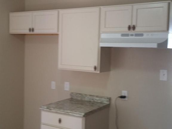 4th image of 3808 Fitzhugh Ave