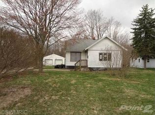 218 Millburg Dr, Benton Harbor, MI 49022
