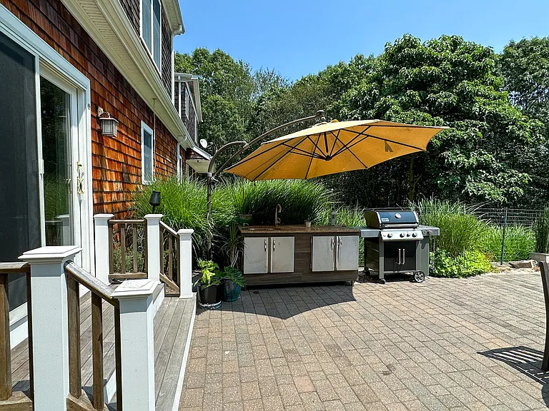 18 Mountain Laurel Ln — Photo 3