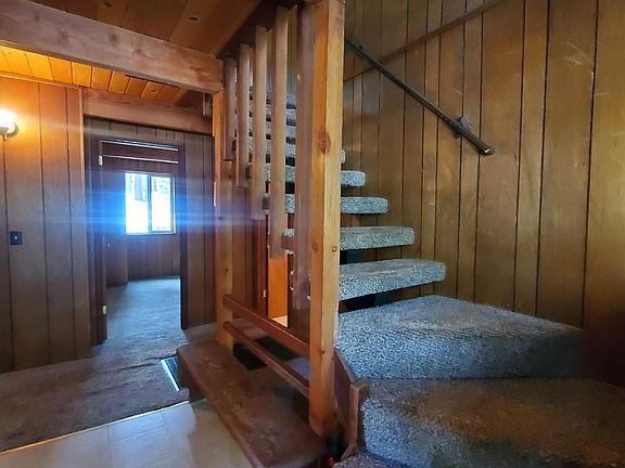 4th image of 336 Woodview Ct
