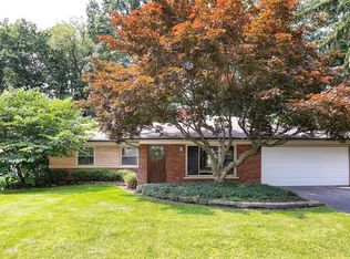 2012 Devonshire Rd, Bloomfield Hills, MI 48302