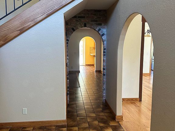 3rd image of 140 Travalini Ct