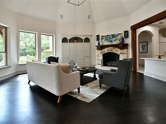 4th image of 601 Park Lake Dr