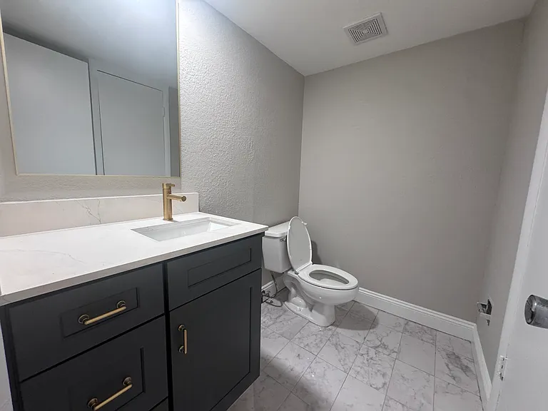 1728 NE 2nd Ave #2 — Photo 7