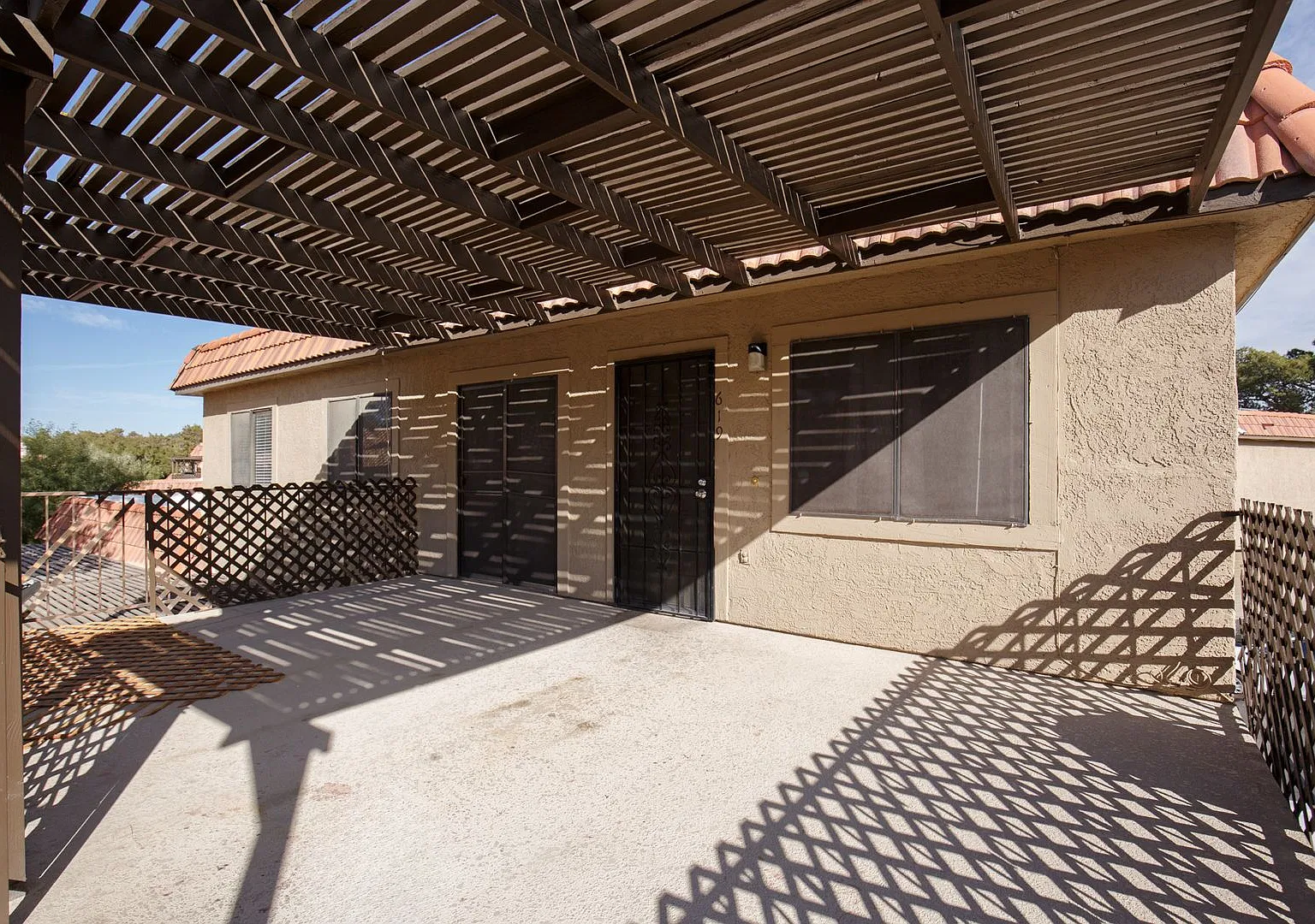 619 Pepper Tree Cir — Photo 2