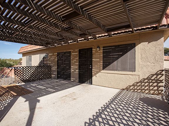 2nd image of 619 Pepper Tree Cir