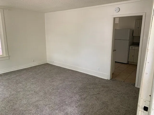 3 bed, 1.0 bath, 1056 sqft, $1,595 — Photo 2
