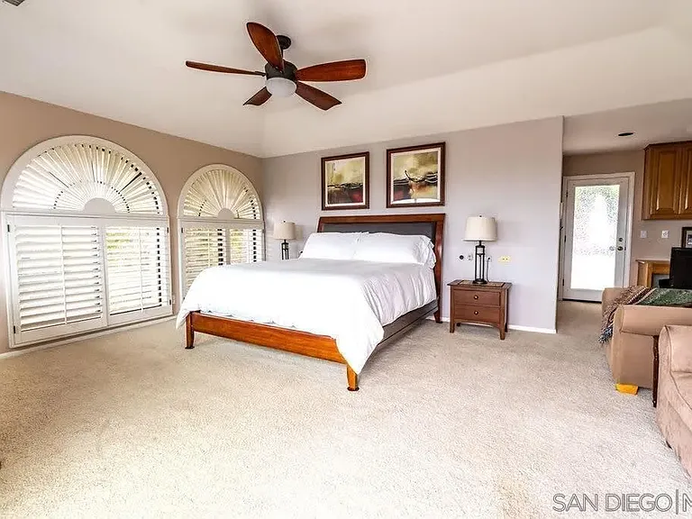 2110 Locust St — Photo 18