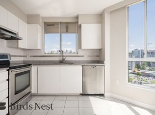 1235 Quayside Dr #1704, New Westminster, BC V3M6J5