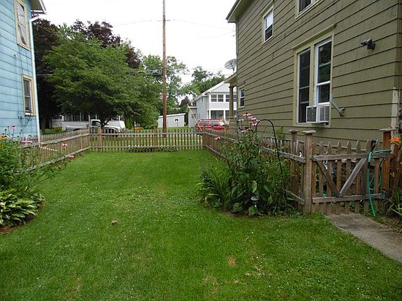 5th image of 119 E Main St