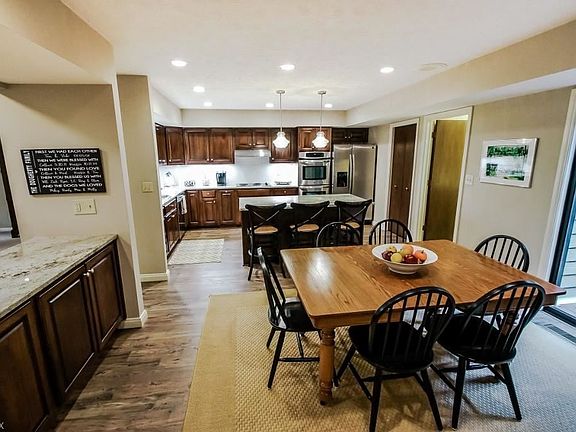 5th image of 46 Windward Ln