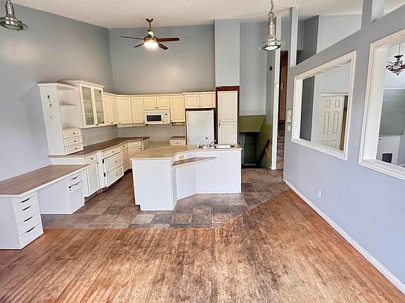 5th image of 4821 11a Ave NW