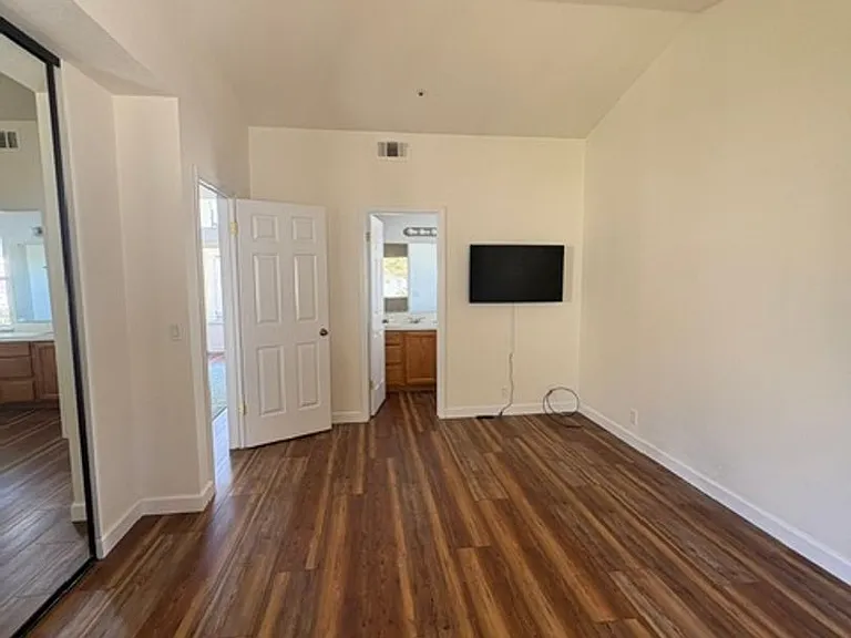981 Bluebell Way — Photo 7