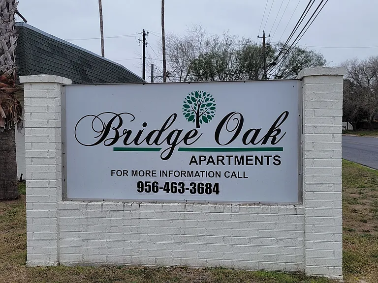 1522 S Bridge Ave — Photo 2