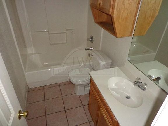 3rd image of 2602 Lucille Dr Unit B