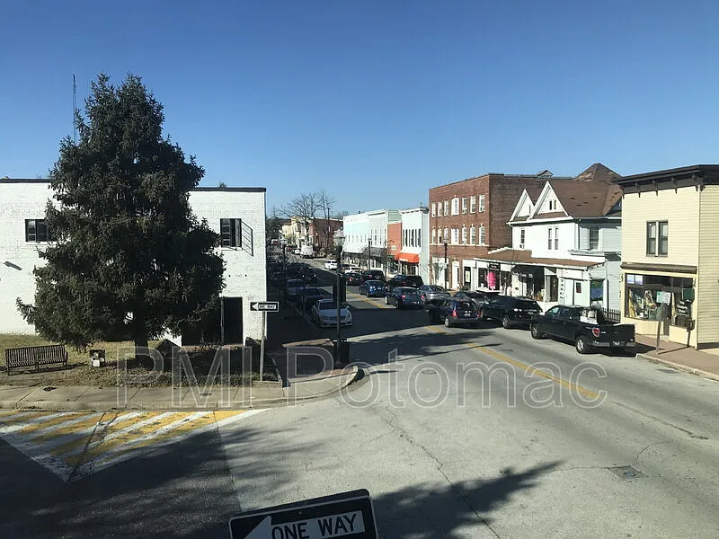 1 bed, 1.0 bath, 600 sqft, $1,300 — Photo 2