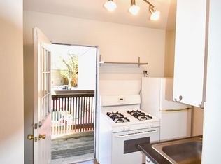 3828 N Clark St #1R, Chicago, IL 60613
