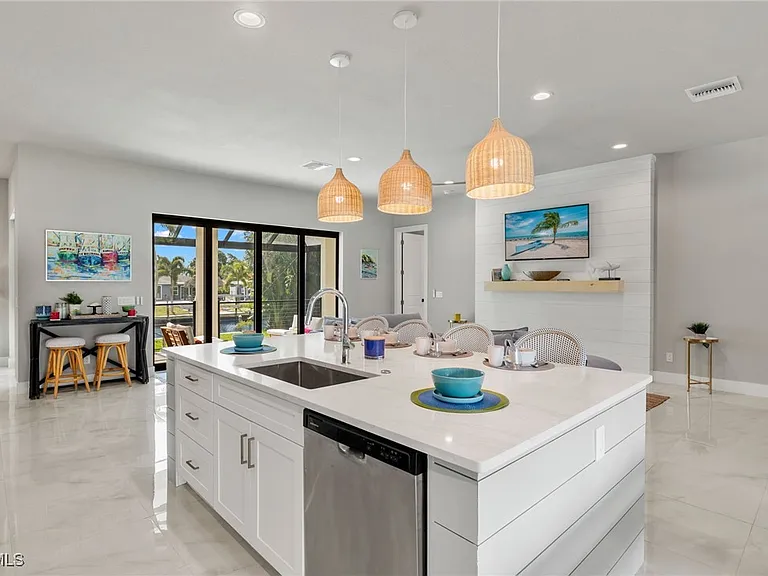 5240 Tower Dr — Photo 18
