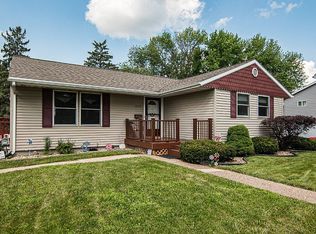 1599 Ruann Dr, Dubuque, IA 52001