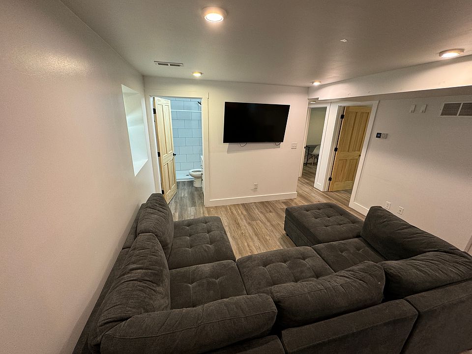 1st image of 719 Oakland Ave #1