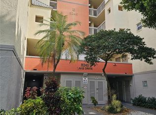 8245 Lake Dr APT 203, Doral, FL 33166