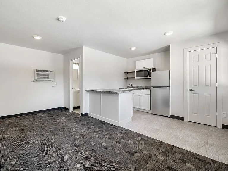 1145 Sherman St — Photo 5