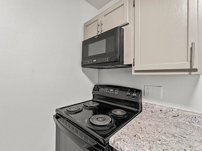Metro Apartments At Bethalto — Photo 16