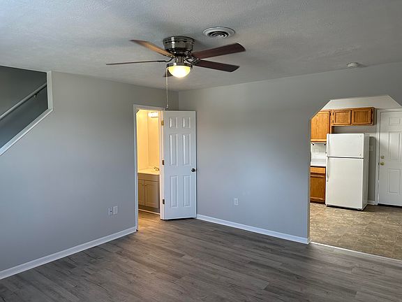 2nd image of 307 Willow Greene Dr