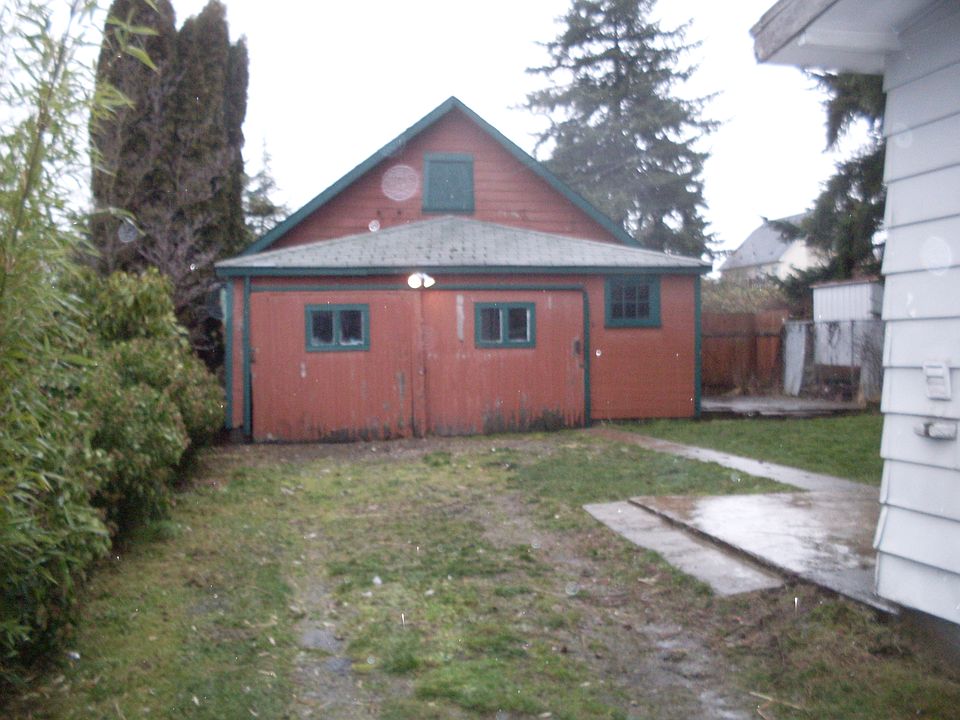 2nd image of 3105 S 62nd St