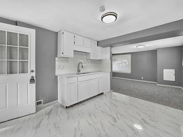 4401 Hipp St — Photo 5
