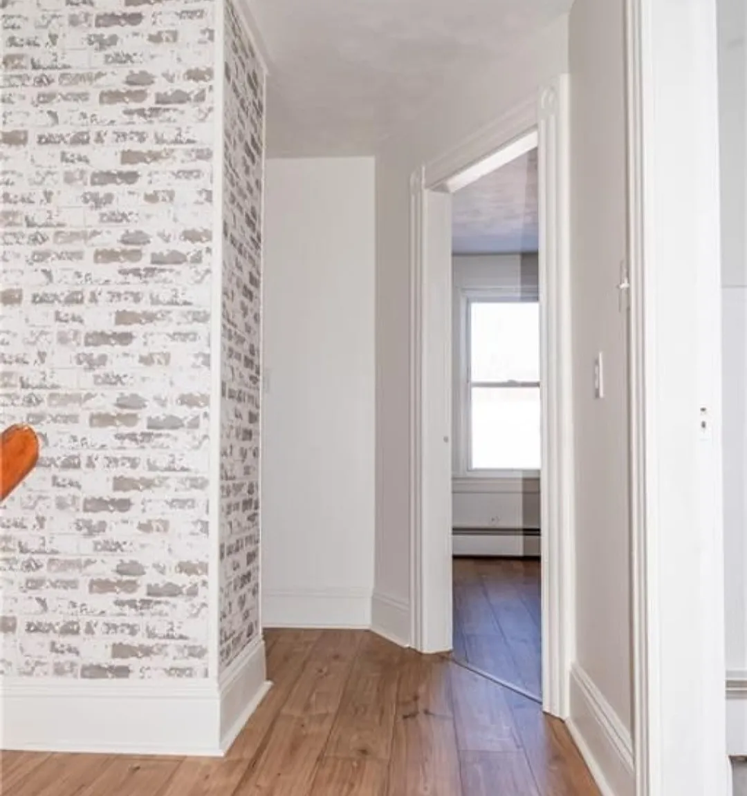 3 bed, 1300 sqft, $2,200 — Photo 2
