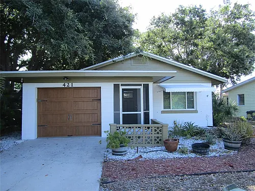 421 Riviera St Photo 1