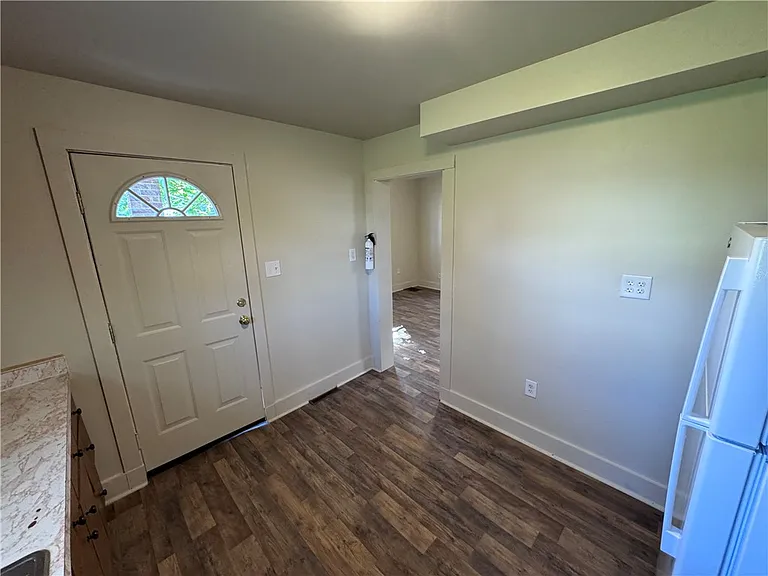1067 Cleveland Ave — Photo 10