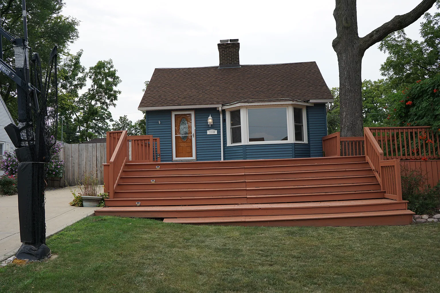11120 S Worth Ave photo 1