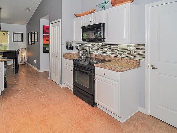 5th image of 6838 Stoneheath Ln