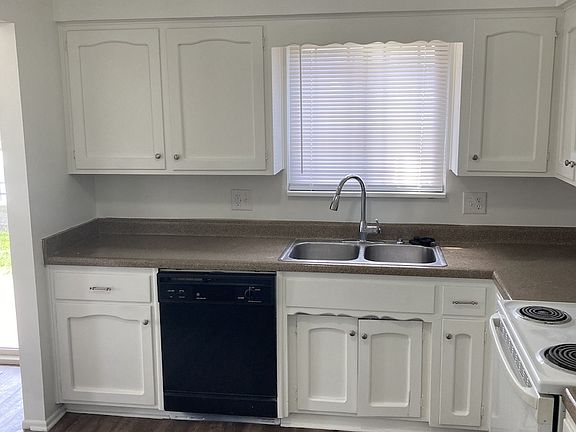 3rd image of 111-10804 Oasis Ct