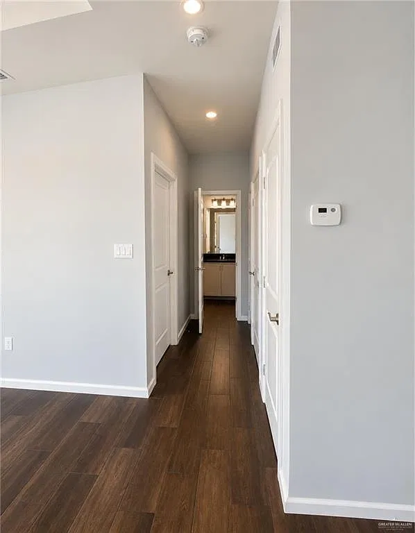 1 bed, 1.0 bath, 733 sqft, $880 — Photo 4