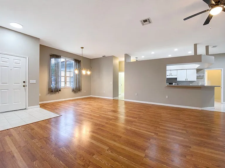 7047 Hazeltine Cir — Photo 3