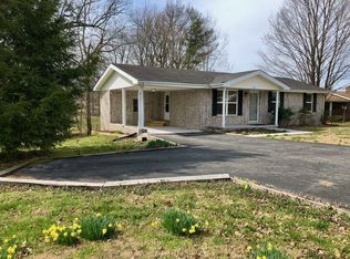 1511 Park Cir, Lafayette, TN 37083