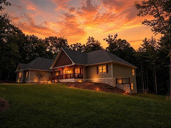 2nd image of 685 Rockwood Trl