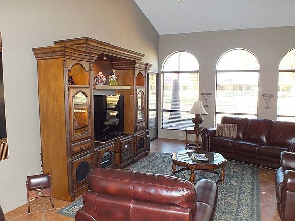 2nd image of 10834 E Chestnut Dr