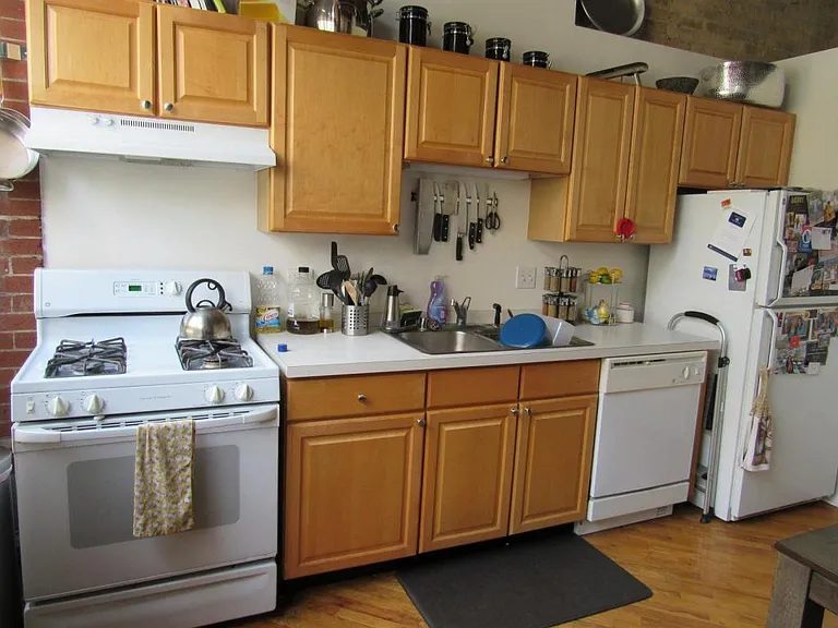 226 N Clinton St #110 — Photo 6