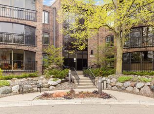 6051 Laurel Ave APT 106, Golden Valley, MN 55416